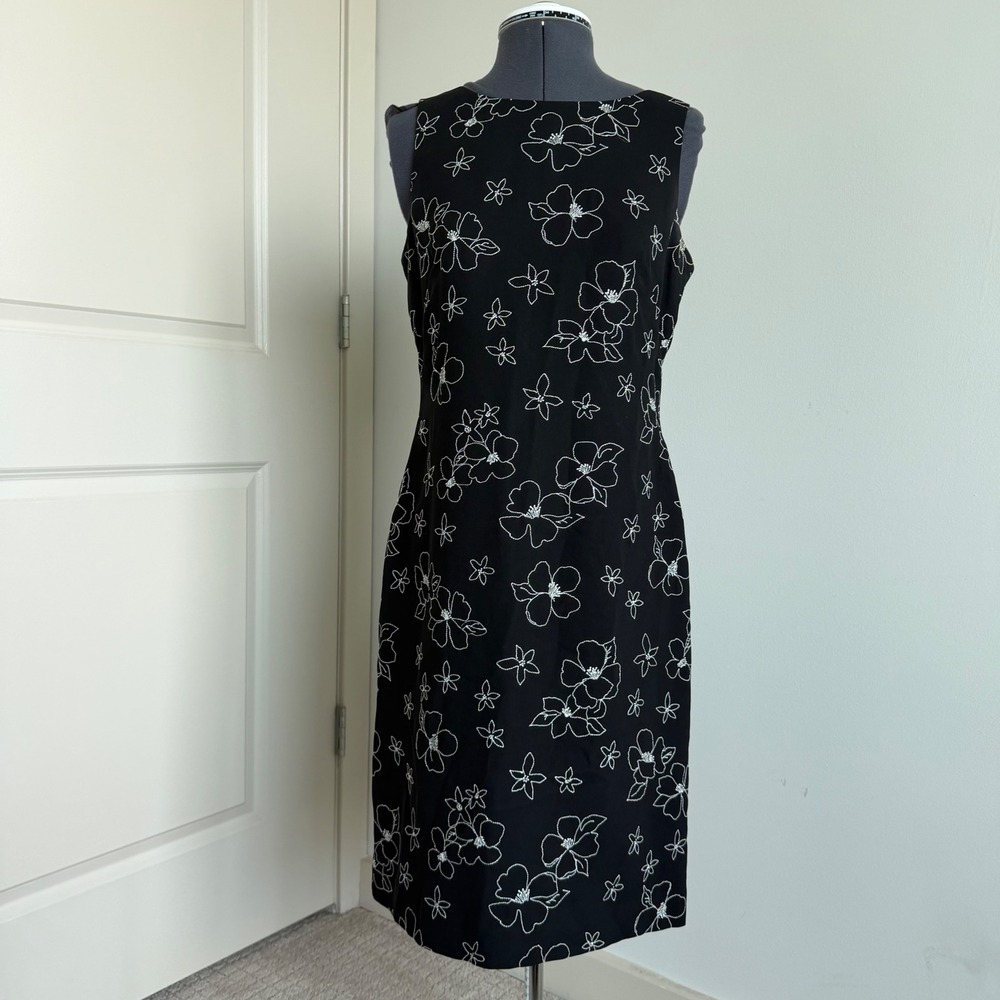 Vintage 90s White Floral Embroidered Black Sleeveless Mini Dress Size 4
